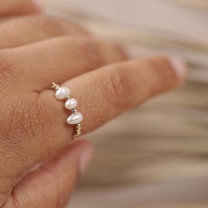 Dainty Pearl Beaded Ring,Minimalist Gold and Freshwater Pearl Stacking Ring,Handmade Summer Boho Jewelry Gift for Bridesmaids or Moms