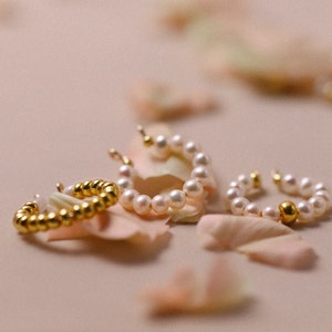 Minimalist Ear Cuff No Piercing Set,Handmade Bridesmaid Gift,Gold Filled Cuff Earrings,Pearl Ear Cuffs,Dainty Earrings, Bridesmaid Gifts