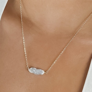 Colar de pérola barroca para mulheres, delicado colar de pérolas de água doce, colar de corrente de ouro, presente de dama de honra, presente de joia minimalista para ela