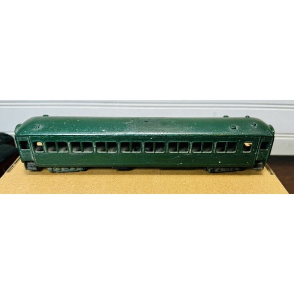 Vtg American Flyer AC Gilbert die cast Passenger train Car