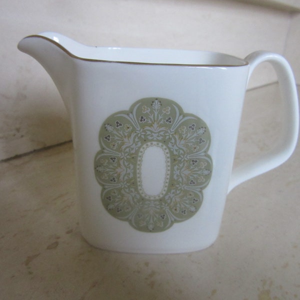 Vente : Royal Doulton, Sonnet, Small Milk Jug / Pot / Creamer , vintage, collection, état proche du neuf ***