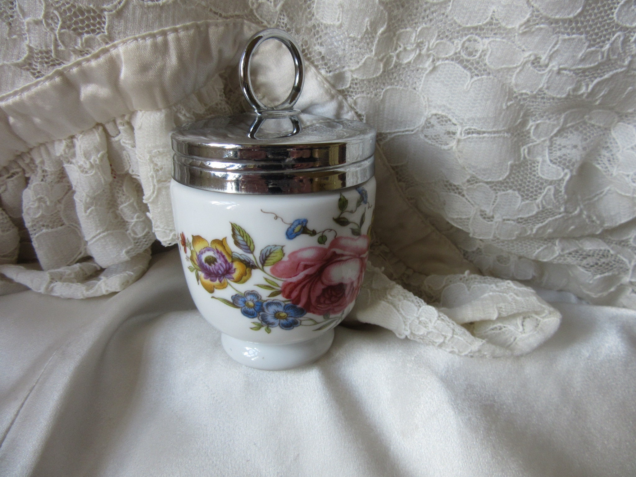 I EGG CODDLER Royal Worcester, Porcelain, standard size, floral design  vintage, rare, collectible +++