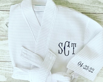 Bridal Bath Robe,Bride Robe, Wedding, Monogrammed Bath Robe, Wedding date,Women's Waffle Robe Monogrammed,Personalized Robe