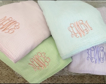 Seersucker Towel, Kids Towel, Personalized, Seersucker Pool Towel, Seersucker Beach Towel, Embroidered