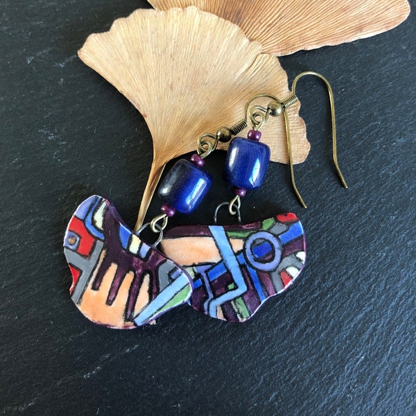 Boucles d'oreilles bohèmes, céramique artisanale, motif géométrique, perle d'ivoire végétal,  tagua, tons bleu, violet, rose saumon