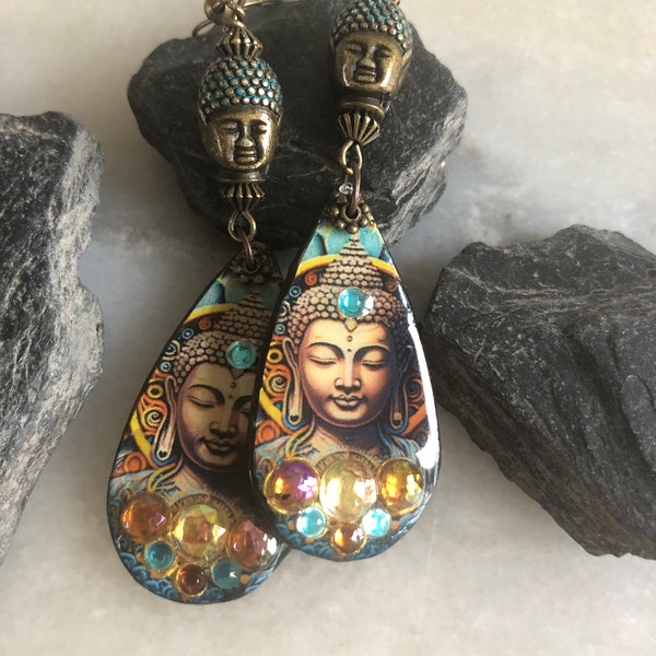 Boucles d'oreilles fantaisie, ethniques, longues, pendentifs bois, goutte, motif bouddha, breloques métal visage bouddha, bijou zen