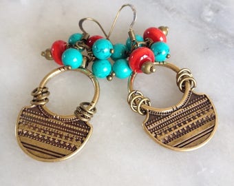 Ethnic style earrings, boho, bronze metal pendant, turquoise magnesite beads and red spun glass, unique piece.