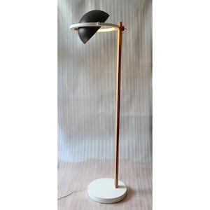 Lámpara de pie SATURN, diseño minimalista de lujo hecho a mano.