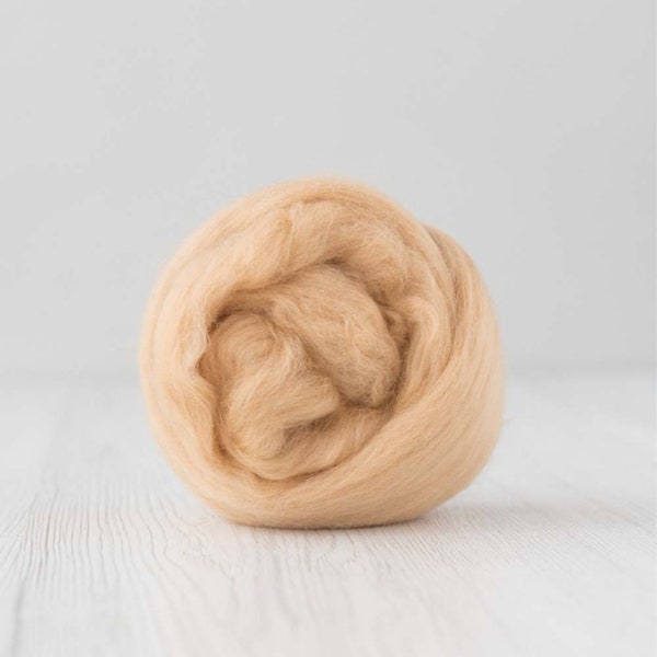 19 Micron Merino Wool Roving Tops - Dune for Wet Felting, Nuno Felting, Needle Felting, Weaving, Arm Knitting, Chunky Yarn, DHG