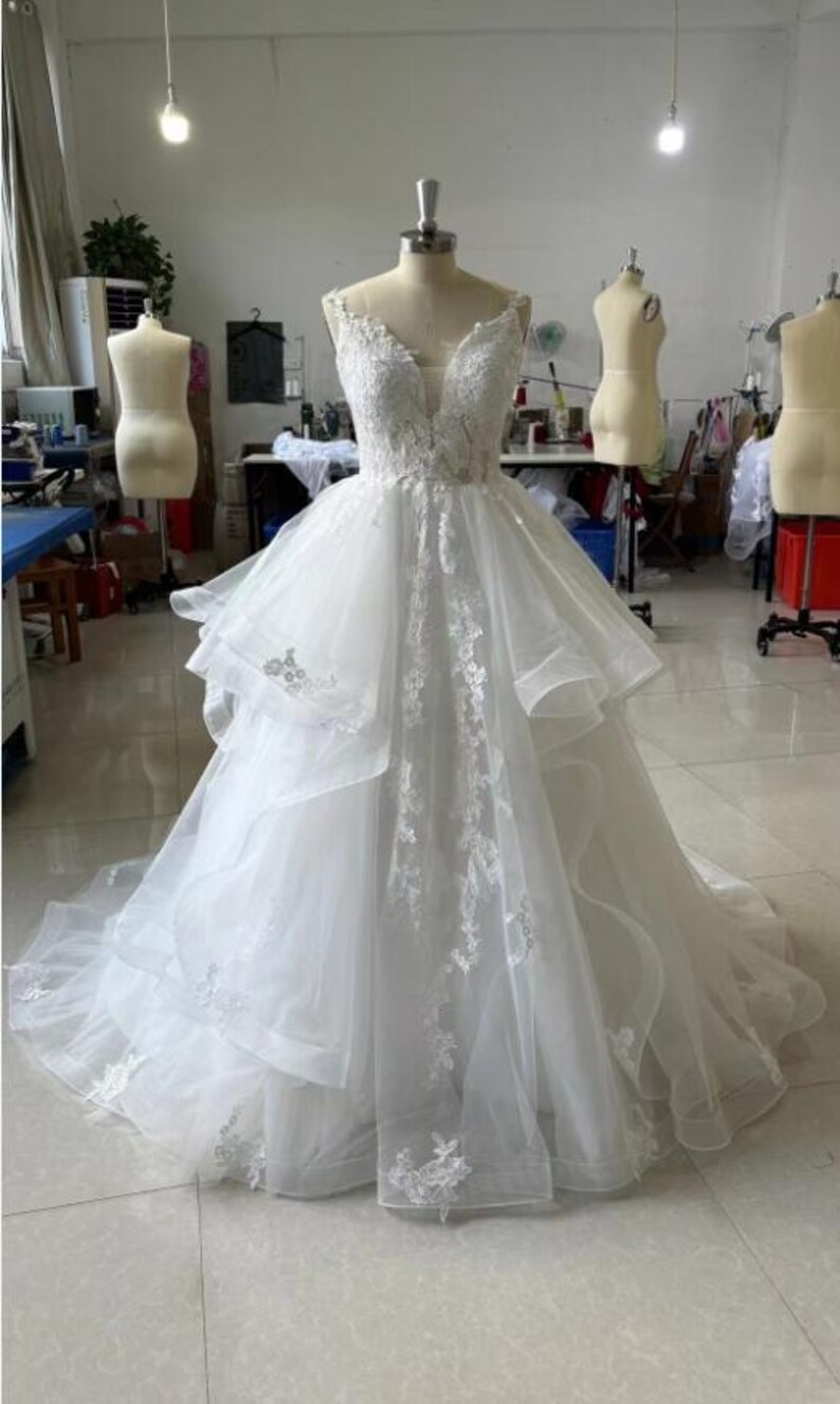 Chiffon Muslim Caftan Wedding Dresses with Cape Long Sleeve High Neck Applique Lace Customsized Bridal Gown Garment Turkey