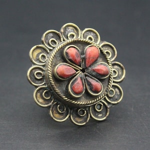 Vintage Afghan Turkmen Coral Stones Flower Shape Alpaka Beautiful Ring, Size 5.5U