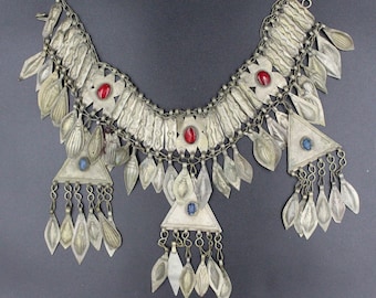 Vintage Turkmen Kuchi Headpiece: Handmade Tribal Mathpatti  display picture 2