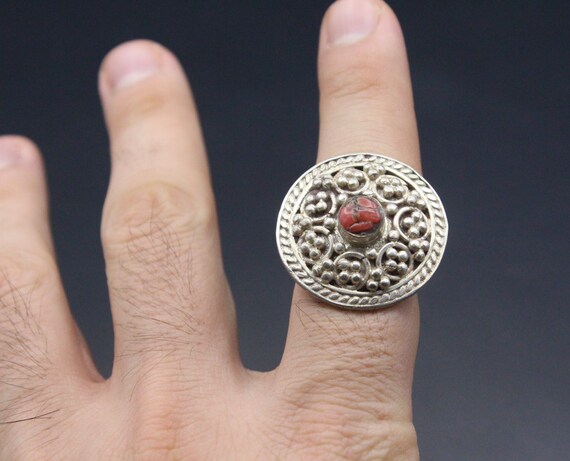 Nepalese Jewelry, Vintage Tibetan Coral Ring, Bel… - image 6