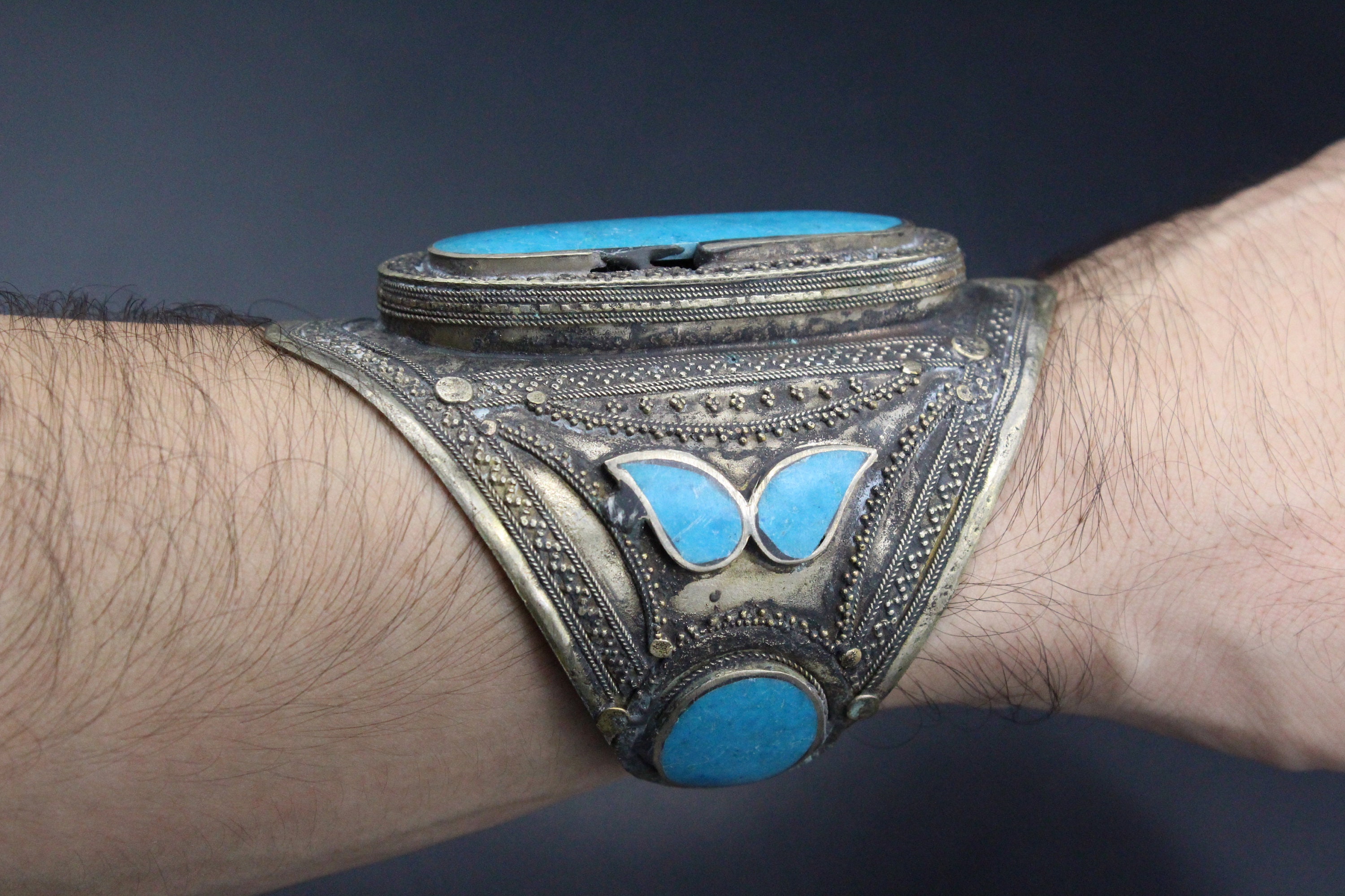 トルクメンブレスレット トルクメン・クチ・カフブレスレット：アフガニスタンのエナメル