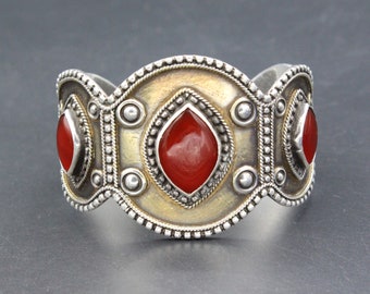 Vintage Turkmeense traditionele zilveren manchetarmband, carneoolsteen gedeeltelijke gouden wassing armband, Turkmeense sieraden, handgemaakte manchetarmband
