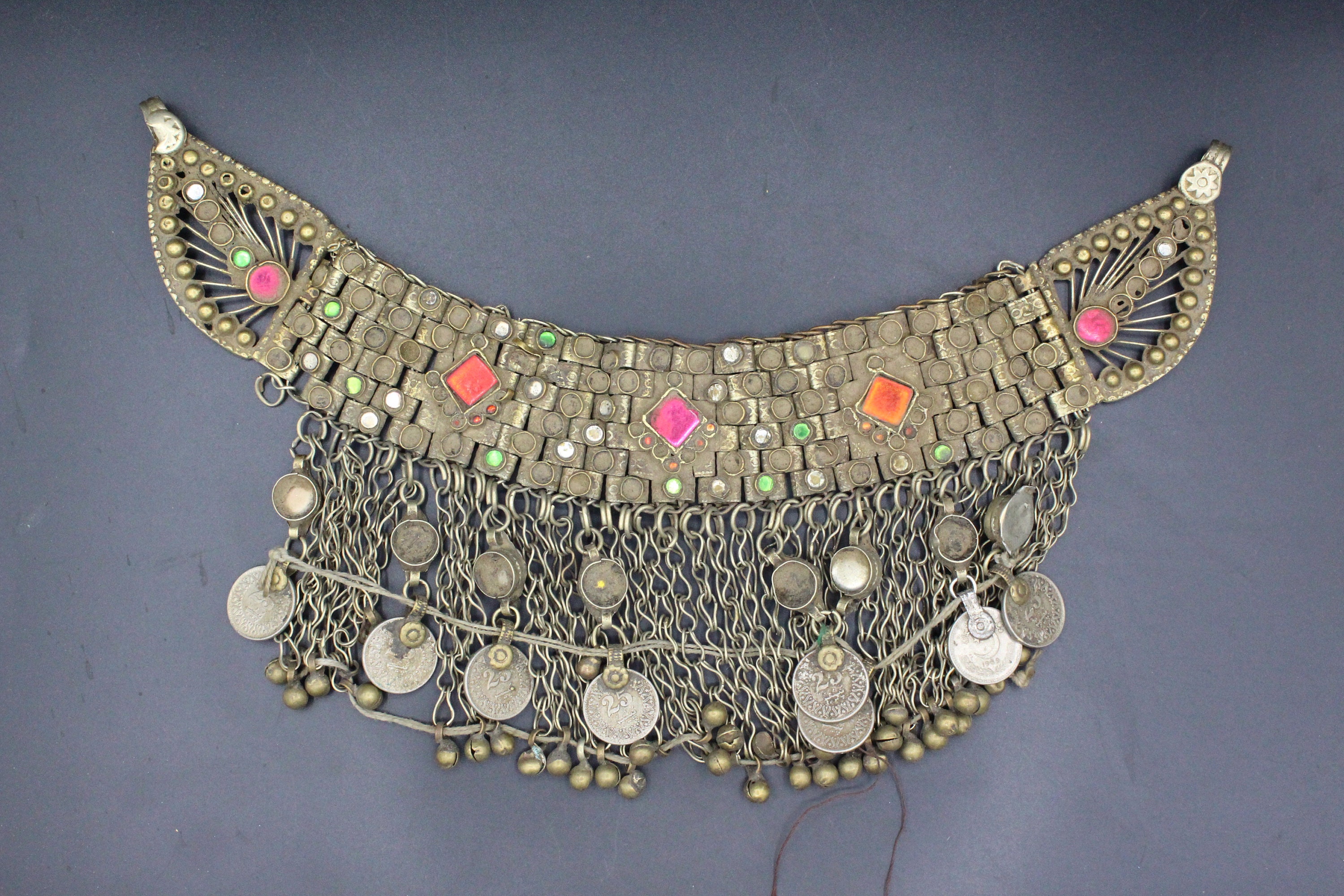 ヴィンテージ！アフガニスタン銀細工「銀と古代貝」のペンダント アクセサリ | アフガニスタンバザール