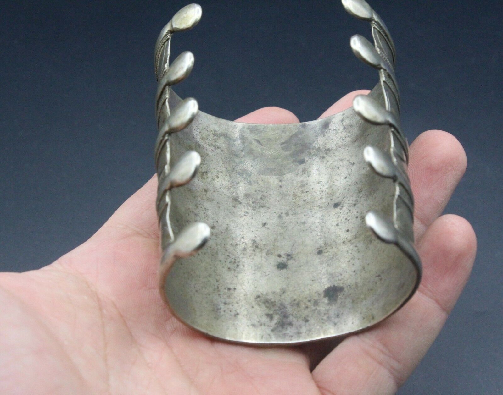 アンティーク カフ ブレスレット、トルクメン族シルバー カフ