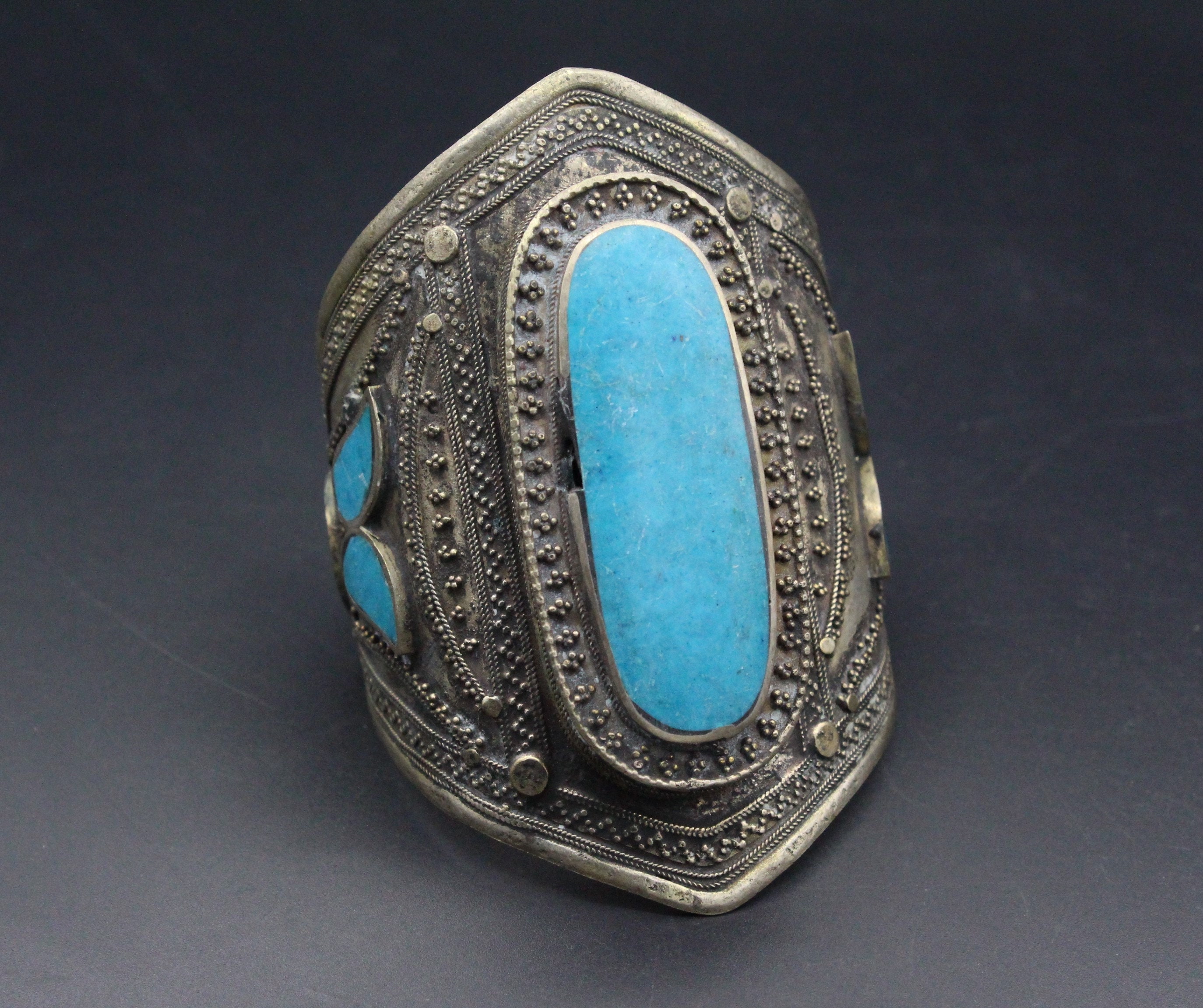 トルクメン・クチ・カフブレスレット：アフガニスタンのエナメル