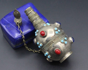 アフガニスタンの伝統的な箱、青いラピスラズリの石の箱、宝石箱