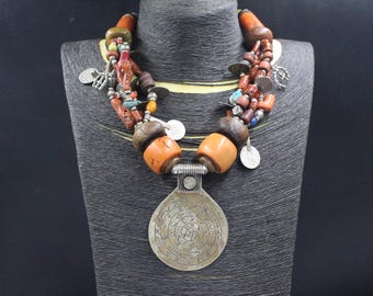 Marokkanische Berber Kette: Koralle, Silber Anhänger, handgemachter Boho Schmuck