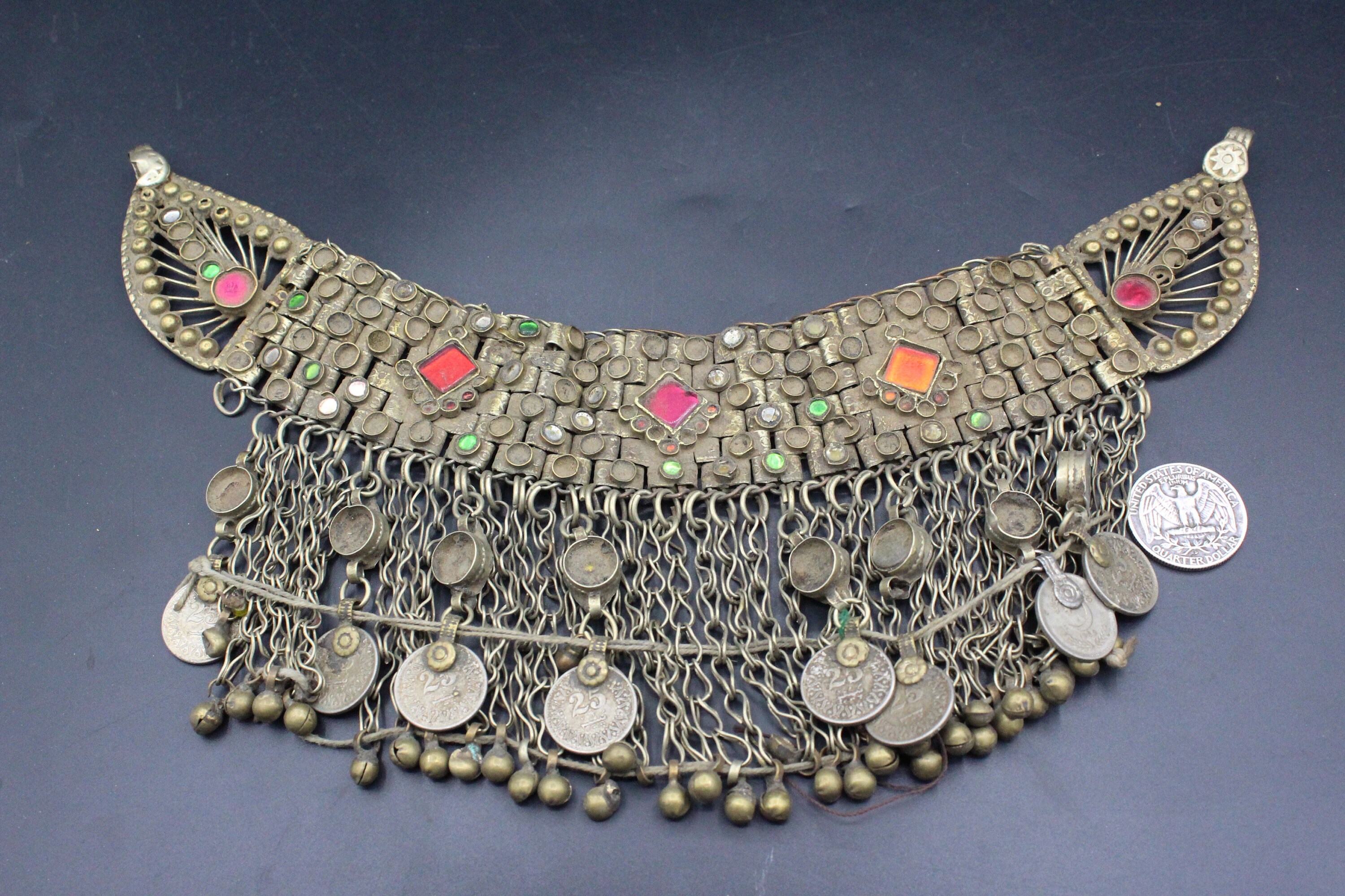 アフガニスタンのクチヘッドピースネックレス：ヴィンテージガラス