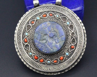Uzbek Silver Pendant: Lapis Lazuli Horse Intaglio, Traditional Design
