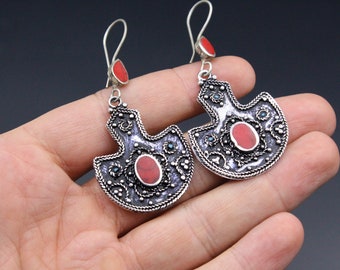 Boucles d’oreilles afghanes, boucles d’oreilles pendantes en perles d’émail rouge, boucles d’oreilles Tear Drop Alpaka, boucles d’oreilles Boho nomades, boucles d’oreilles de danse du ventre, boucles d’oreilles tribales,