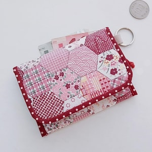 Schlanke Geldbörse Schlüsselanhänger, Vegan Geldbörse, Schlüsselanhänger Kartenhalter, Geldbörse Schlüsselanhänger, Minimalistische Geldbörse, Mini Bifold Geldbörse - Rotes Sechseck