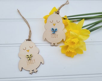 Personalised Easter chick tag - Easter basket wooden gift tag - Easter favour - custom Keepsake -  Egg hunt