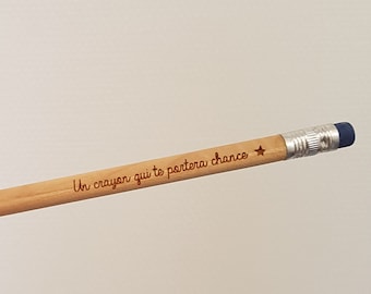 Lot de deux crayons à papier en bois à choisir parmis les différents modèles, crayons en bois avec citation