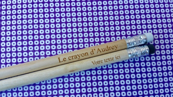 5 crayons identiques crayons /à papier personnalis/és en bois . bois grav/é avec votre texte Crayons personnalis/és argent/és x 5
