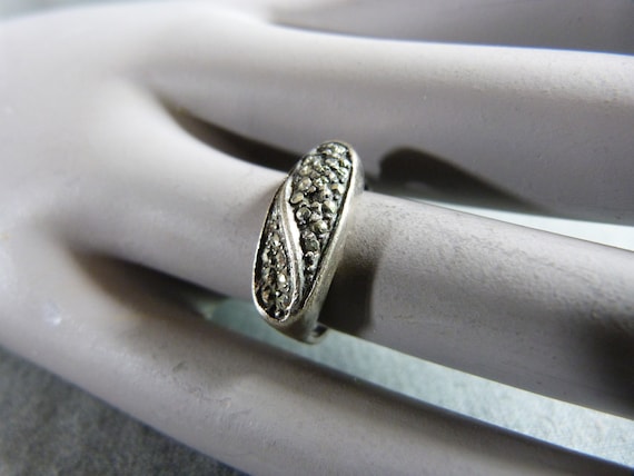 Bague avec 2 poinçons sale