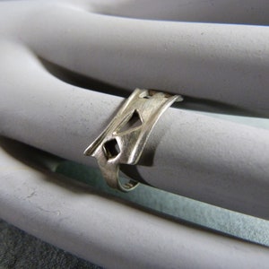 RING Punze aus massivem Silber .925. Ringgröße 53,5
