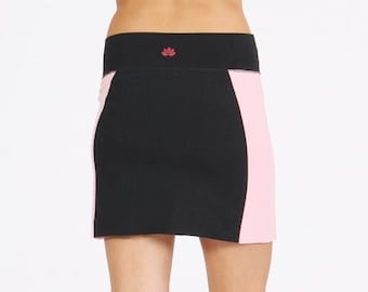 Minigonna aderente da donna - Gonna corta nera/rosa - Gonna da yoga in cotone elasticizzato colorblocking - Abbigliamento sportivo da donna a strati.