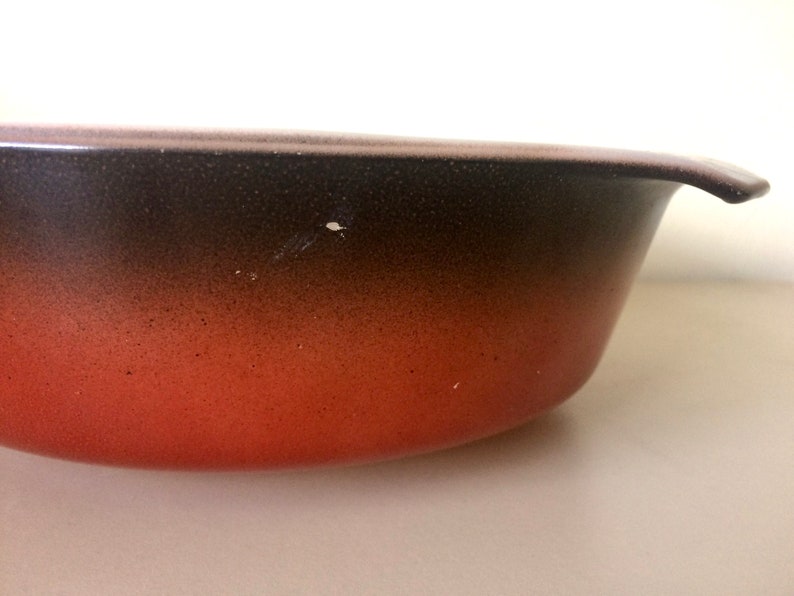 FIRE KING Anchor Hocking 2 QT Two Tone Red Black Ombre Casserole Dish