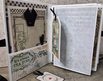 Handmade Mini Album Scrapbook - Ready for Photos - Alice's Tea Party (Stamperia)