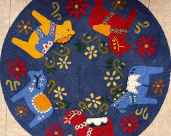 Alfombra de mesa Penny Rug - Mantel individual con caballo sueco Dale