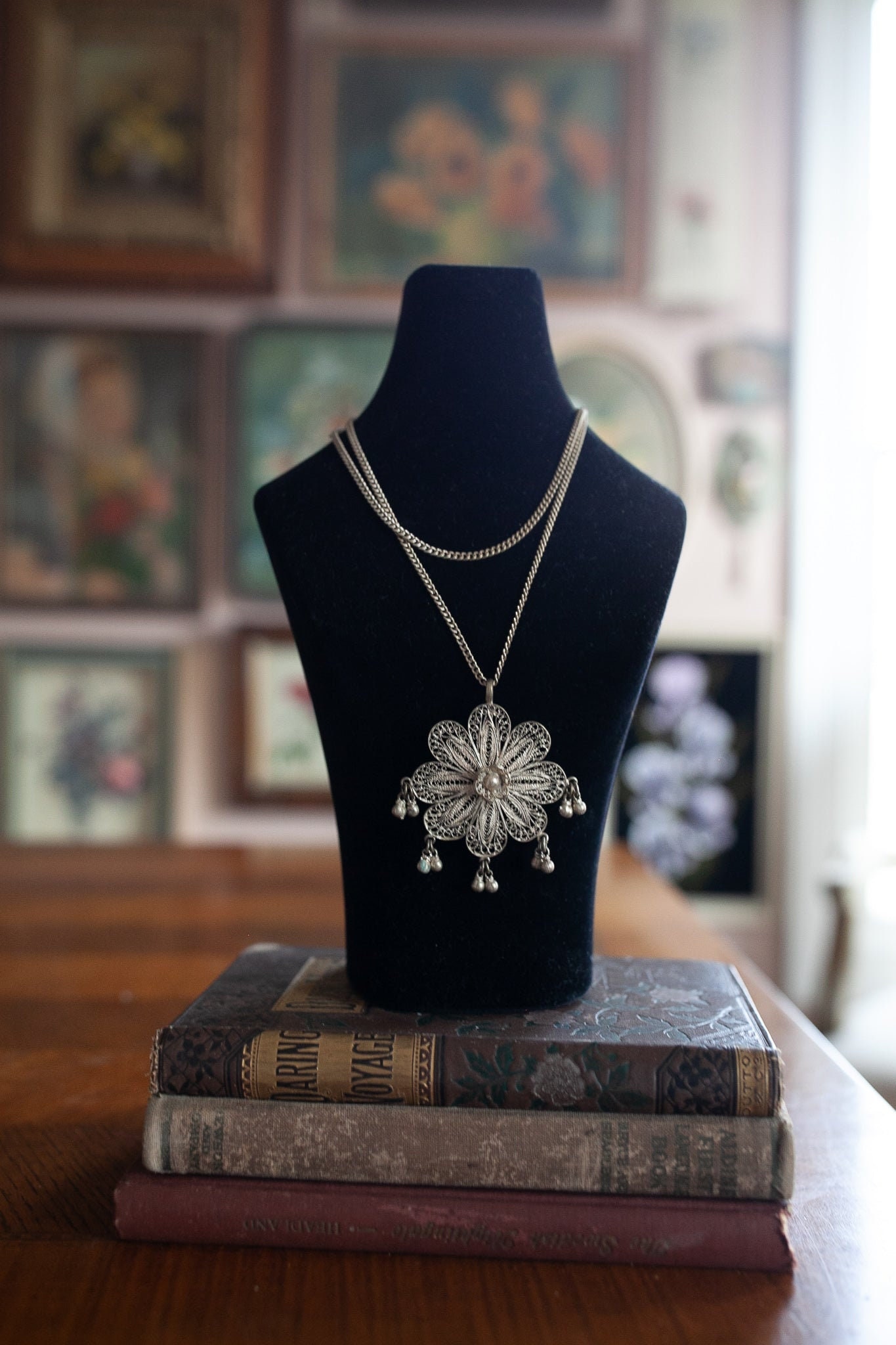 Gold filigree shop pendant necklace