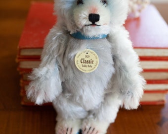 最終価格　Steiff Teddy Bear blue The rare Steiff teddy bear that came to live in Canada | CBC