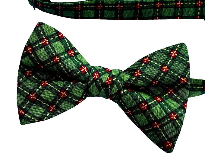 Handmade Pre-tied Bow Tie - Vintage Green and Red Christmas Plaid Design - Mens and  Boys Sizing - Crafted in the USA