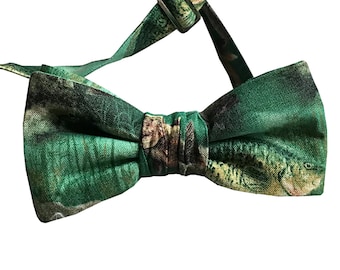 Pre-tied Bow Tie - Fishing Celebration in Shades of Green - Premium  Cotton - Adult Men's Sizing - Crafted in the USA