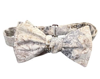 Holiday Snowflake Bow Tie – Champagne, Silver, Cotton, Self-tie or Pretied