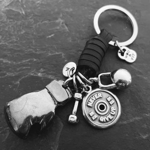 Cadeau de boxe Porte-clés Gant de boxe en cuir noir - Entraînement de défi de boxe - Cadeau de motivation - Cadeau de nom - Gant UFC - MMA - Wod & Fit