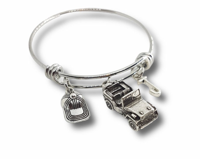 Wire Bangle Bracelet Willys 4x4 off-road Cap & Your Initial  Wrangler -Off Road Lovers-4x4 Gifts For Her- Offroad Girl Gift· Pulsera Initial
