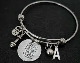 Woman Bracelet Let your Faith be bigger than your Fear · Mom Gift · Sister Gift · Mom Life · Initial Bracelet · Crosstraining · Wod &T Fit