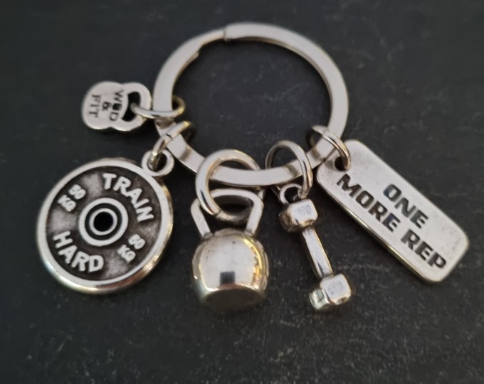 Custom Keychain GYM Kettlebell Swings Workout ·  Fitness - Bodybuilding - Gym Motivation - Personal Trainer Gift- GYM Gifts -Sport·Wod & Fit