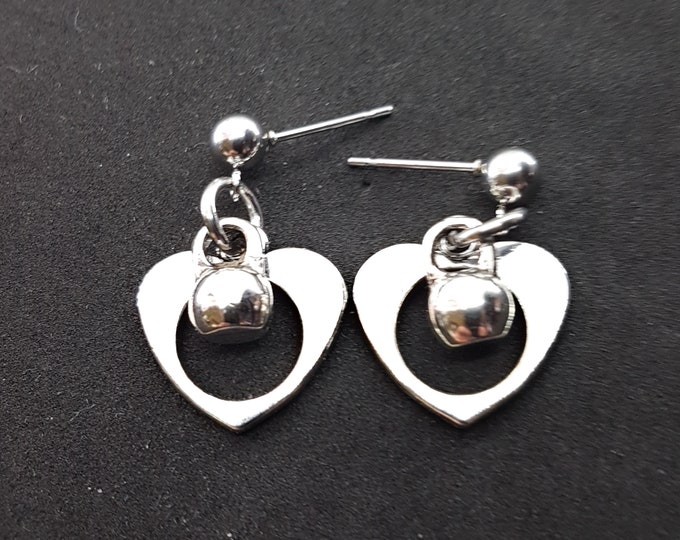Gym Earrings Kettlebell Heart Earrings · Fitness gifts · Kettlebell Earrings · fitness jewelry · Gym Gift · Handmade Earrings· GYM Wod & Fit