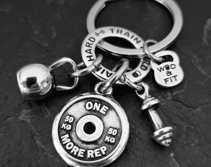 Keychain AMRAP Barbell Workout Gifts Kettlebell - Fitness - Bodybuilding - Gym Motivation - Personal Trainer Gift- GYM Gifts - Wod & Fit