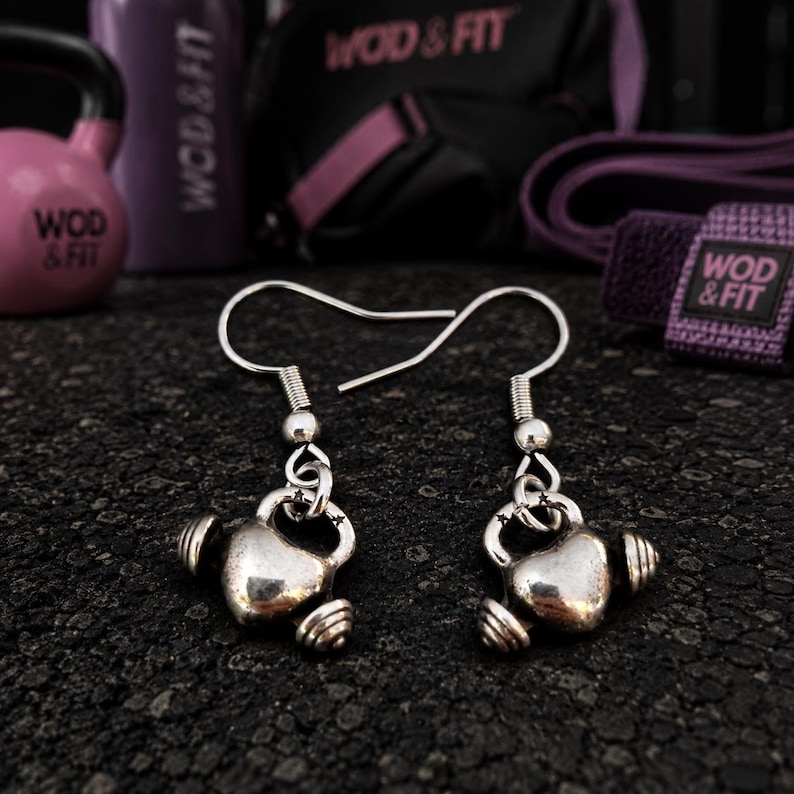 Örhängen för kvinnor med gympower, motivationsgåva för vältränad tjej, gymtjej, atlet, tränare eller sportig vän Wod & Fit KB Heart Barbell