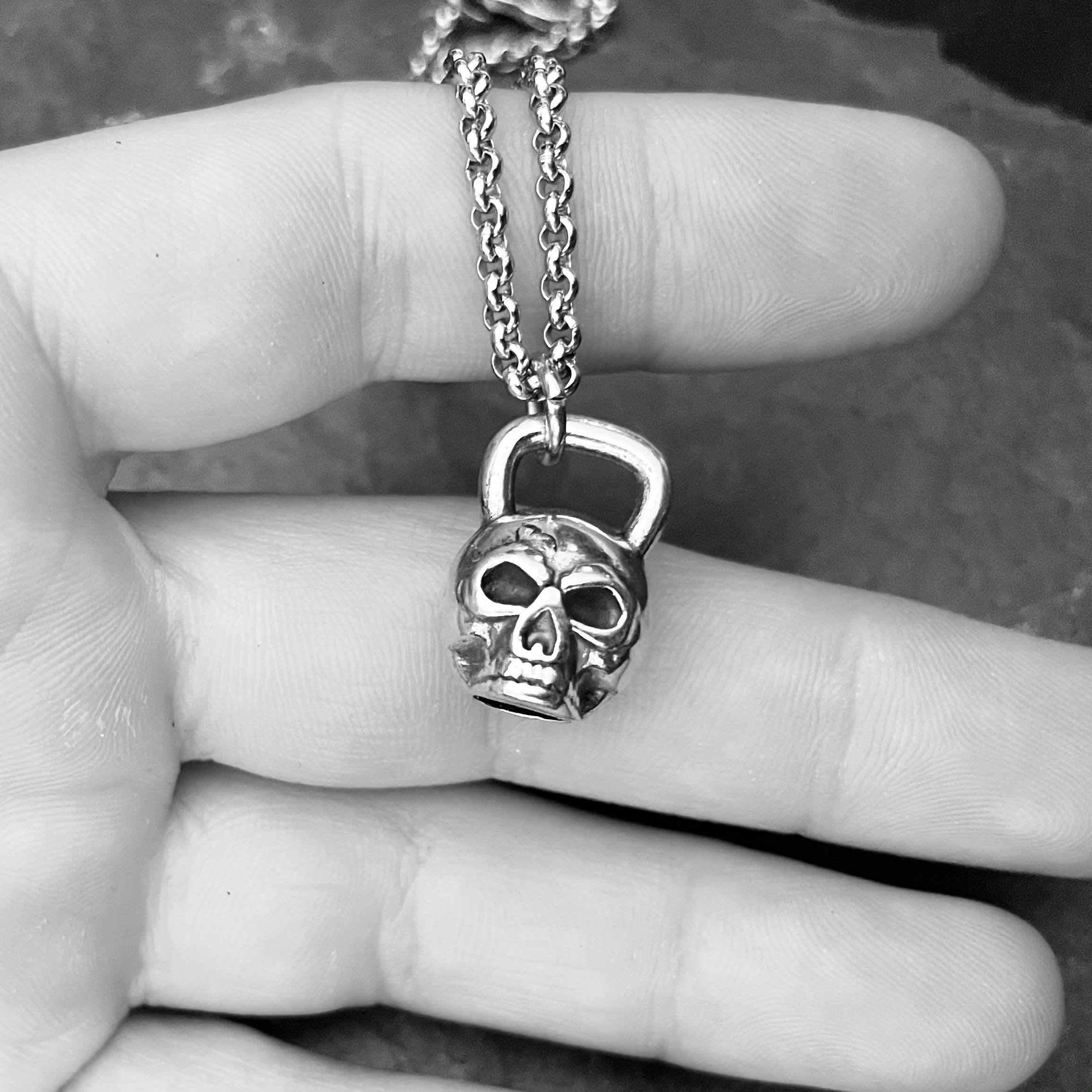 Collar Gimnasio Kettlebell Calavera SKULL Workout · Regalo Fitness